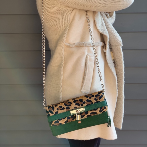 Charming Charlie Handbags - charming charlie super cute crossbody purse